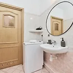 Bajana By Renters Apartment